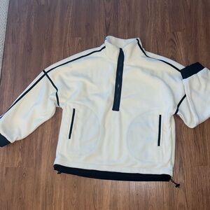 Entro Women's White and Black Zip-Up Fleece